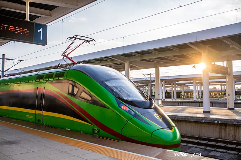 中老鐵路國(guó)際旅客列車(chē)持續(xù)火爆，促進(jìn)中老兩國(guó)旅游發(fā)展